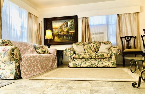 Belle Vista Apartment | On the Beach - Cozy Ground Floor Family Retreat, Patio, Yard, Beach Access