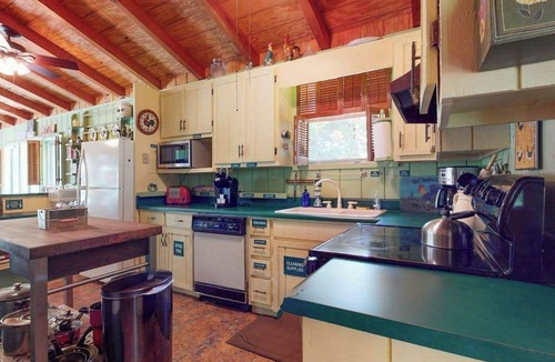 Lakemont House | On The Lake - Guest House