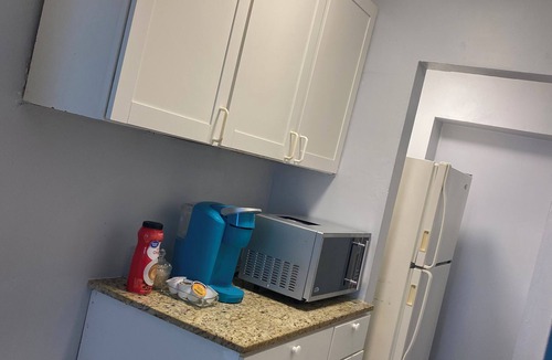 Florida Gardens House | One Bedroom Hideaway with private entrance and garden view
