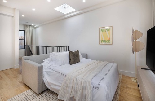 Williamsburg Hotel | One-Bedroom Penthouse Hotel-Suite in Williamsburg!