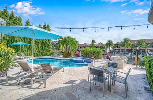 Coral Ridge Condo | One-bedroom Suite | Heated pool | Dock Access | Quiet Neighborhood | SaltAire Two | RESlDENCES