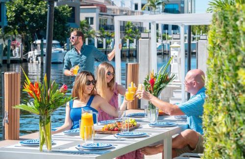Coral Ridge Apartment | One-bedroom Suite Heated pool Dock Access Quiet Neighborhood SaltAire Three RESlDENCES