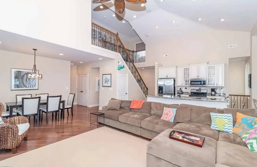 Margate City Condo | One block to the beach! Central to Margate restaurant/shopping