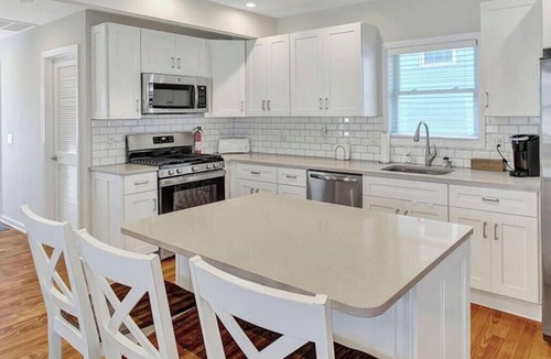Point Pleasant Beach House | One block to beach, off st parking, 3fls