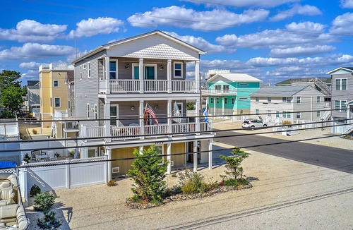 Holgate House | Only 1 Week Left: Aug. 22-29 - Ocean Views, Great Location One Block to Beach