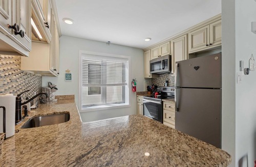 Stone Harbor Condo | ONLY 2 WEEKS LEFT 3 BR 2 full Bath CONDO WITH POOL