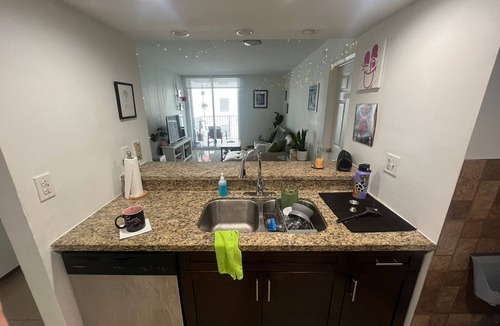Downtown Miami Apartment | Only females nRoom with private bathroom nVery well located on downtown Miami.