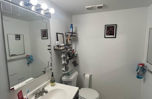 Downtown Miami Apartment | Only females nRoom with private bathroom nVery well located on downtown Miami.