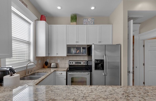 Miramar Beach House | OPEN 7/5-8,LATE SUMMER SPECIALS! 4BR/4BA+Bnks private beach access,close to pool