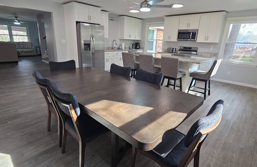 Augusta House | Open Floor Plan - Great for Extended Stays - 5BR