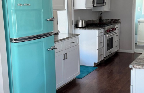 North Beach Haven House | OPEN FLOOR PLAN - One Block to Ocean, One Block to Bay