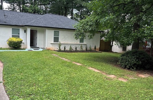 Leslie Estates House | Open space -fully fenced home
