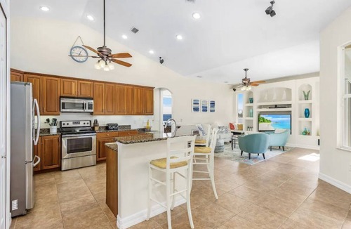 Mariner House | Orange Oasis - A Private Tropical Paradise