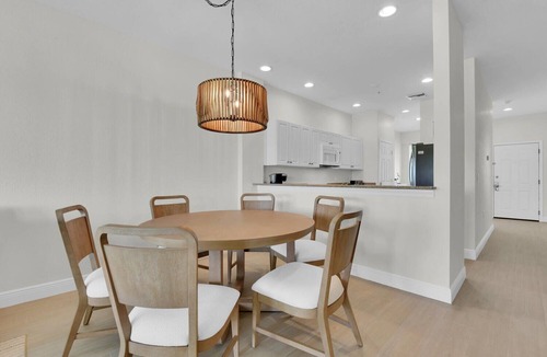 Naples Condo | ORCHID at Greenlinks - 2+ Den Renovated Golf Villa