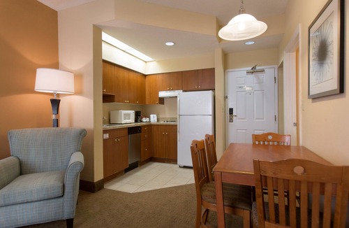 Florida Central Atlantic Coast Condo | Orlando Suite | Shared pool & fitness center