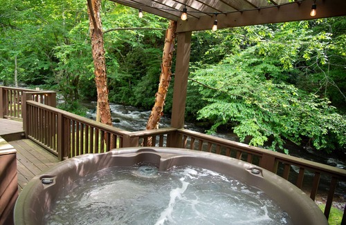 Topton House | Otter Creek Yurt - Creekside Glamping w/Private Hot Tub