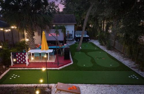 Largo House | Outdoor Theatre Pool Putt Putt Hot Tub