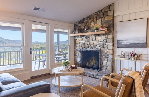 Cashiers House | Outland Skyhaus - CHIC Luxury Vacation Home 3 Mins from Town!