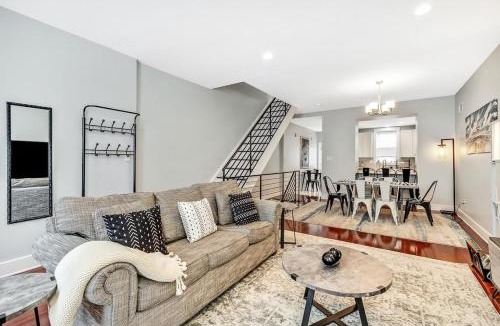 Bella Vista House | Outstanding Home Relaxing Rooftop with Patio & Grill