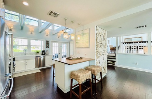 Birch Park Finger Streets House | Over 150 Five star reviews. Original Florida Beach house steps from beach