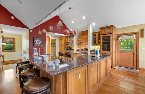 Lake Lure House | Over the Edge - Lakefront, Hot tub, Sleeps 10, Two kayaks