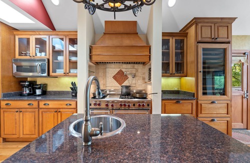 Lake Lure House | Over the Edge - Lakefront, Hot tub, Sleeps 10, Two kayaks