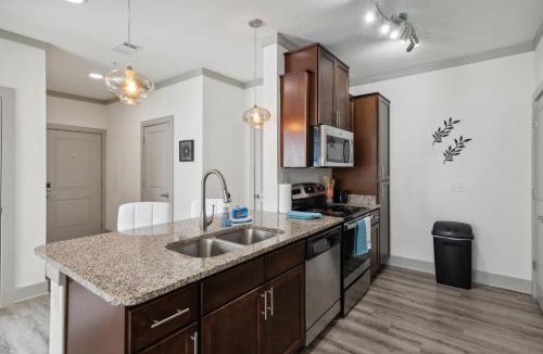Farragut Apartment | Overlook 7207 I Modern and Spacious 2Bd Apt