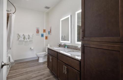Farragut Apartment | Overlook 7207 I Modern and Spacious 2Bd Apt