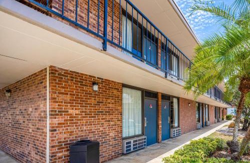Bartow Hotel | Oyo Hotel Bartow