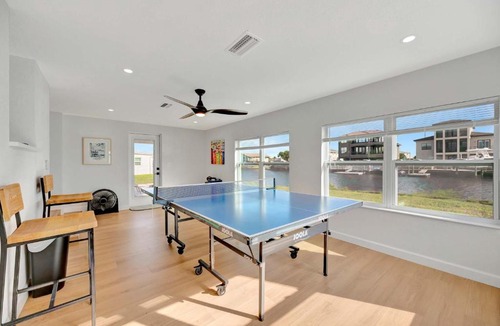 Spring Hill House | Oyster House Waterfront 3b2b Kayaks BBQ Games