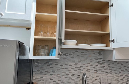 Spring Garden Apartment | P3E. Near MET Peaceful 2-bedrooms 2 bathrooms entire apartment.