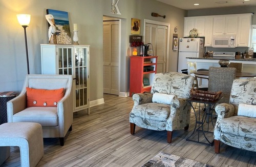 Gulf Lagoon Beach Condo | Paddle Board Paradise on Grand Lagoon! 3 min walk to the Gulf.