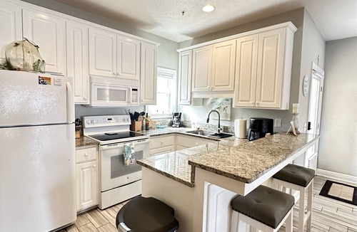 Gulf Lagoon Beach Condo | Paddle Board Paradise on Grand Lagoon! 3 min walk to the Gulf.
