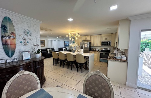 Hunt Club House | PALM BEACH GARDENS 5 BR/4BA HOME - PRIVATE POOL - HOT TUB