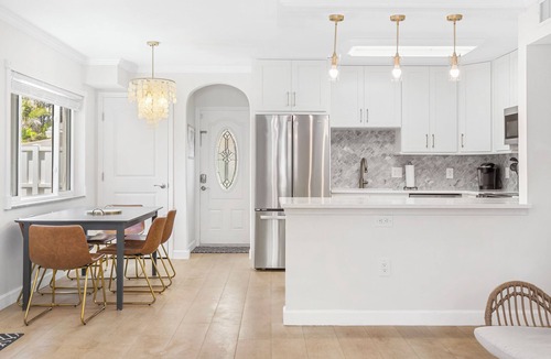 Ilexhurst House | Palm Cay 5, Newly Remodeled Townhome Steps from the Beach. Heated Pool