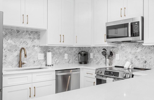 Ilexhurst House | Palm Cay 5, Newly Remodeled Townhome Steps from the Beach. Heated Pool