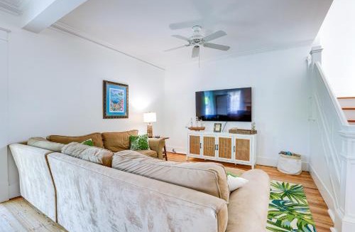 Palm City House | Palm City Home with Pool and Florida Room - Near Golf