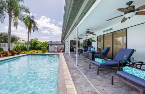 Lochmoor Waterway Estates House | Palm Leaf Haven