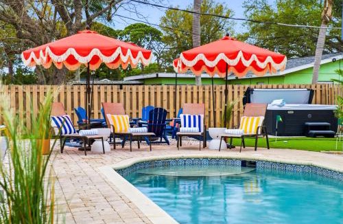 Bradenton House | Palm Shell Villa - Pool - Pickleball - Hot Tub