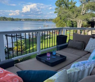 Chapin House | Palms in Paradise 2 Docks & Steps into Lake Murray