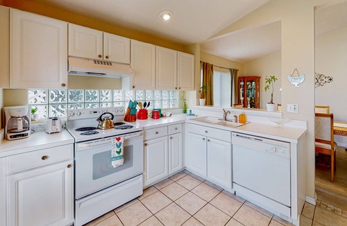 Ridgewood Lakes House | Palmside Joy | House in Davenport with tennis, private pool, lake view & AC