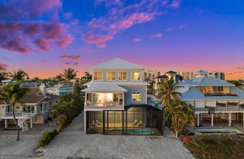 South Island House | Papa's Boat House - 8214 Estero Blvd home