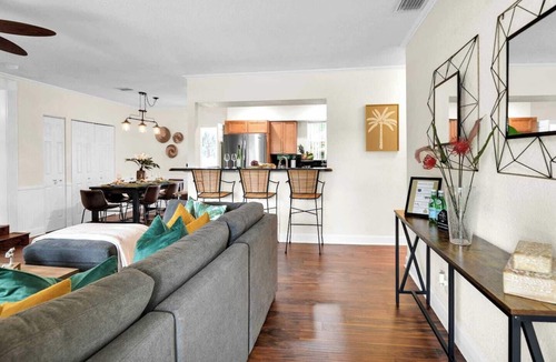 Deerfield Beach House | Paradise Cove - 1 mile to beach - Heated Pool - Attached in-law suite