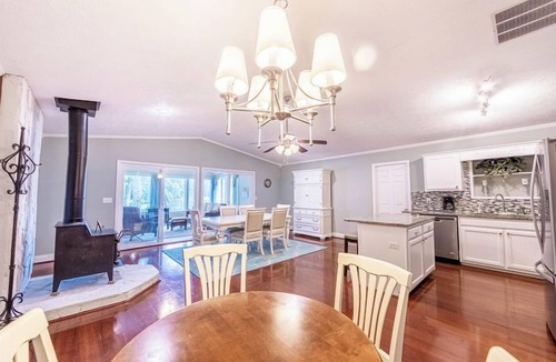 Eatonton House | Paradise cove with indoor pool