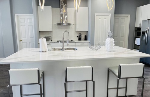 Trailer Estates House | Paradise Heated Pool Home Near IMG Academy and Siesta Key Beach.