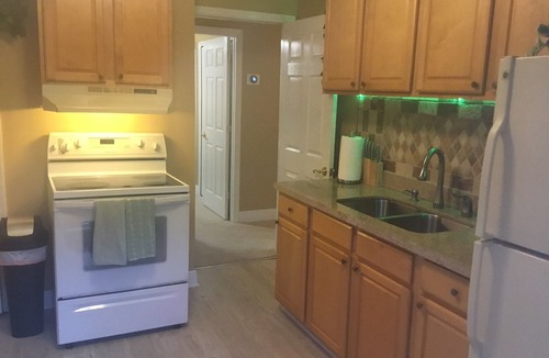 Lake Mary Apartment | Paradise in a country setting. 2 BDRM 1100 SQ FT apartment. 1 King ,1 Queen