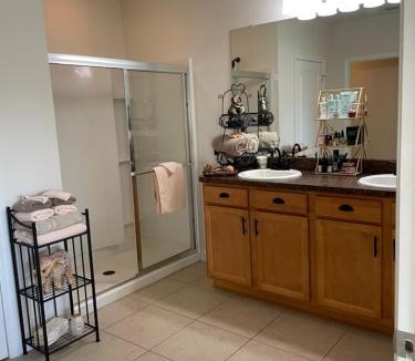 Ocala House | Paradise in the City Near W.E.C. Shopping Eating No smokers Vegan