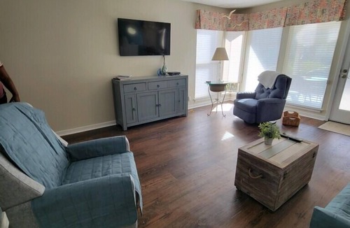 Saint Helena Island Condo | Paradise! Oceanview and minutes walk to pools, dining, and more!