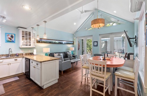 Historic Seaport House | Paradise on Eaton- 3 bedroom 3 bath home w/private pool near Historic Seaport