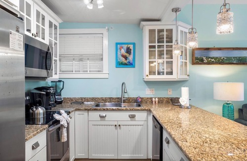 Historic Seaport House | Paradise on Eaton- 3 bedroom 3 bath home w/private pool near Historic Seaport